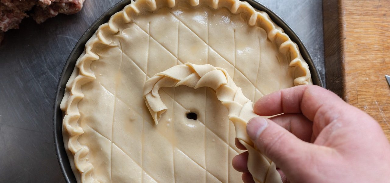 entdecken sie verschiedene kochtechniken, die ihre küchenfähigkeiten verbessern und ihre gerichte verfeinern. von traditionellen methoden bis hin zu modernen ansätzen - lernen sie, wie sie mit verschiedenen techniken köstliche mahlzeiten zubereiten können.